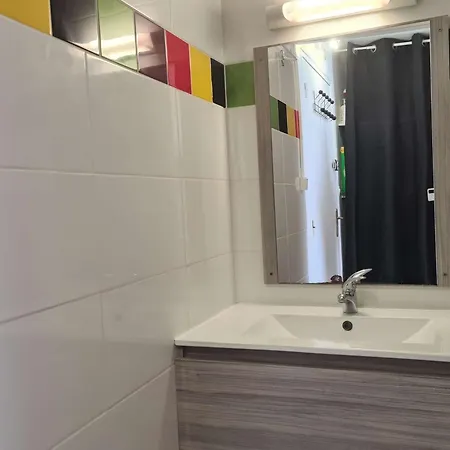 Studio Spacieux 2 Pers. Avec Parking, Cap D'agde, A 5 Min De La Plage - Fr-1-249-409 Agde