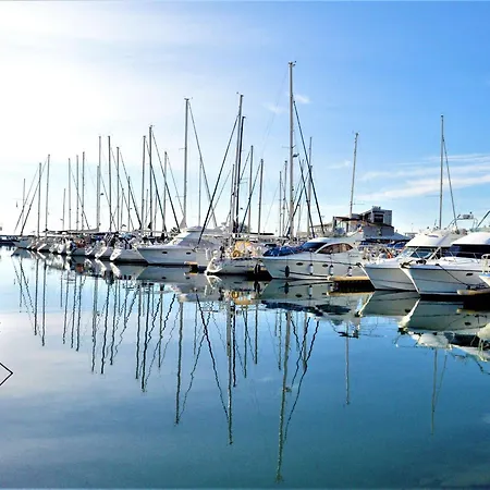 Studio Spacieux 2 Pers. Avec Parking, Cap D'agde, A 5 Min De La Plage - Fr-1-249-409 * Agde